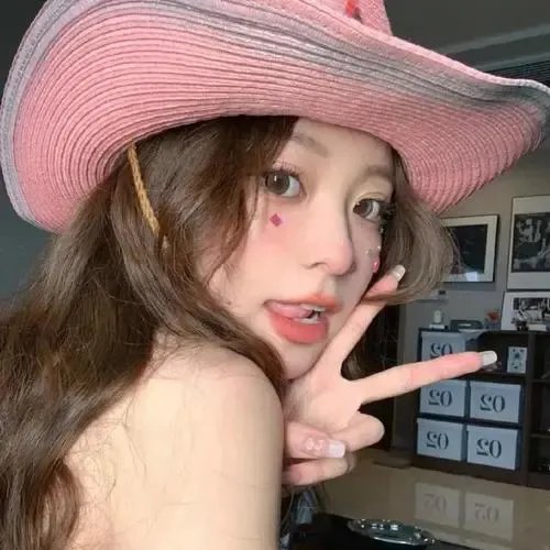 闪婚后，傅总每天都在装穷